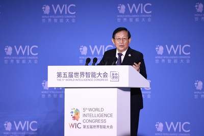 Wan Gang, Vice Chairman of the National Committee of the Chinese People’s Political Consultative Conference (CPPCC) and President of China Association for Science and Technology, delivers a keynote speech.