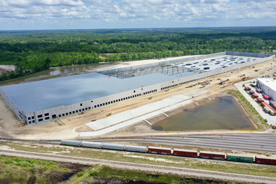 Walls are going up at Savannah Port Logistics Center Building II, a 1,193,920 SF industrial facility serving the Savannah Port. The building will deliver this fall.