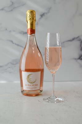 Luna Nuda Prosecco Rosè Bottle and Glass.