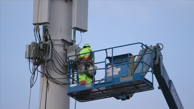 Bell's 5G network installation (CNW Group/Bell Canada)