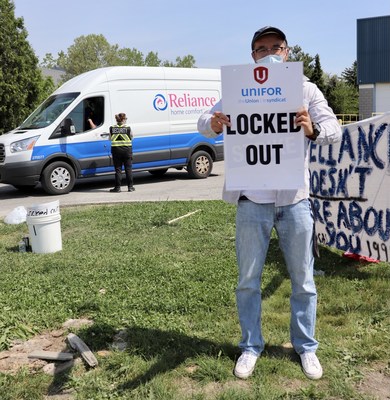 Reliance ‘cruel’ to cut locked out workers’ disability benefits (CNW Group/Unifor)