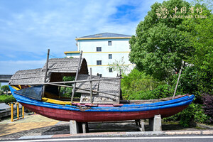 Water Tribe Prospers Ashore in Fujian