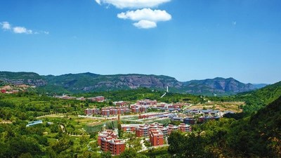 Vista de la población de Zhaojin, ciudad de Tongchuan, provincia de Shaanxi al noroeste de China. Gobierno de la ciudad de Tongchuan (PRNewsfoto/CGTN)