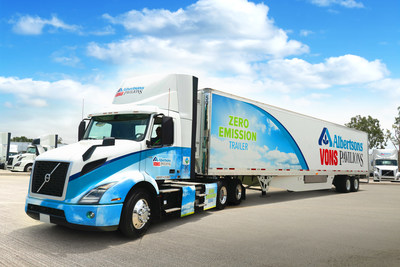 A Volvo VNR Electric paired with an electric-powered transport refrigeration unit from Advanced Energy Machines (AEM) made the first commercial 100% zero-emission grocery delivery with a Class 8 truck in the U.S.