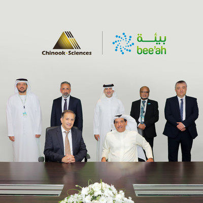 During a visit by Chinook Sciences Chairman and CEO, Dr. Rifat Chalabi (front left), the evolution of the plans to a waste-to-hydrogen project was agreed during a signing ceremony in the presence of HE Salim Al Owais (front right), Chairman of Bee'ah, and a delegation of senior officials from both entities. (PRNewsfoto/Chinook Sciences,Bee'ah)