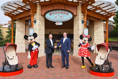 Joe Schott, President and General Manager of Shanghai Disney Resort, and Song Zhenghuan, Founder and Chairman of Goodbaby Group celebrating the two parties entering into a multi-year resort alliance at Shanghai Disney Resort (PRNewsfoto/好孩子集团)