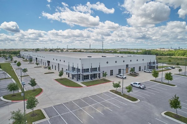 160,000-SF Amazon last-mile warehouse/logistics building in Austin, Texas.