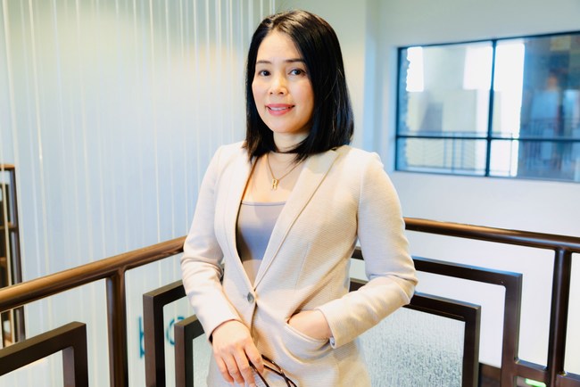 Ms. Giang Thi (Thi Thi) Hoang is the founder and CEO of Bizconnect.