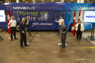 Left to right: Martin Larose, Vice President and General Manager of Nova Bus; Ralph Acs, Senior Vice President, Region North America for Volvo Buses and President of Nova Bus; Louis Côté, Senior Director, New Product Development & Business Transformation at Nova Bus; Martin-Louis Paquette, General Manager at Nova Bus, the Honourable François-Philippe Champagne, Minister of Innovation, Science and Industry et Emmanuelle Toussaint, Vice President Legal, Regulatory and Public Affairs at Prevost and Nova Bus. (CNW Group/Nova Bus)