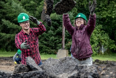 Activit de dpavage du stationnement de l'usine Produits Forestiers Resolu,  Gatineau, en 2019.
Crdit : Eric Boizette (Groupe CNW/Centre d'cologie urbaine de Montral)