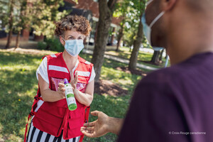 Important don à la Croix-Rouge canadienne - L'Oréal Canada et Garnier Canada font don de gels désinfectants pour les mains pour soutenir l'opération de sensibilisation à la vaccination dans le Grand Montréal
