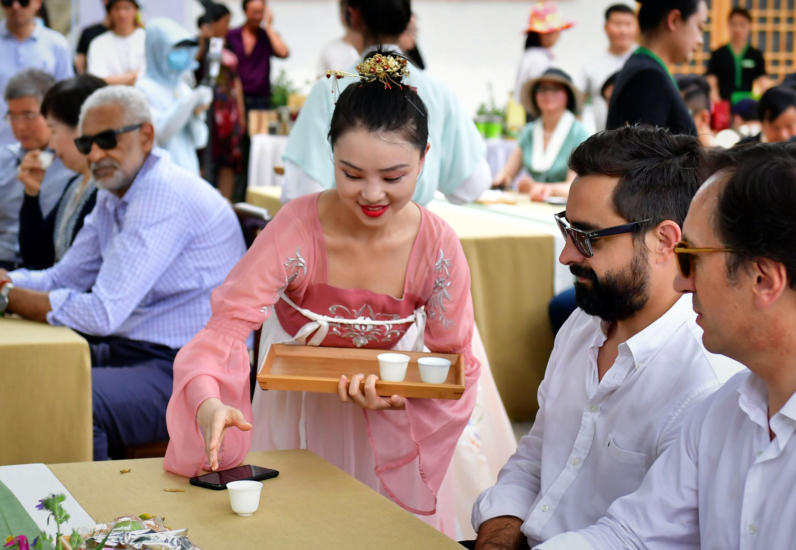 Shihe:Diálogo con el mundo en El lenguaje del té Shihe:Diálogo con el mundo en El lenguaje del té