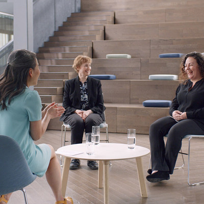 Kim rencontre Dre Nathalie Zan, mdecin de famille spcialise en griatrie, et lizabeth Landry, travailleuse sociale (Groupe CNW/Curateur public du Qubec)