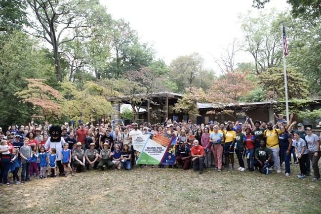 NEEF's National Public Lands Day is the nation's largest single-day volunteer event for public lands. Photo from Rock Creek Park (Washington, DC) 2019 NPLD event. Credit: Jason Dixon
