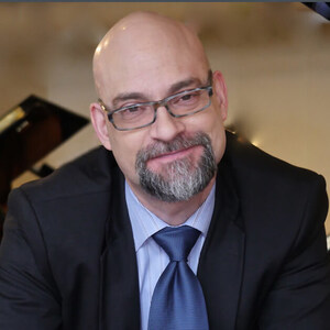 Seattle Piano Expert Ben Klinger Interviews Renowned Pianist Frederic Chiu on Piano Whisperer Podcast