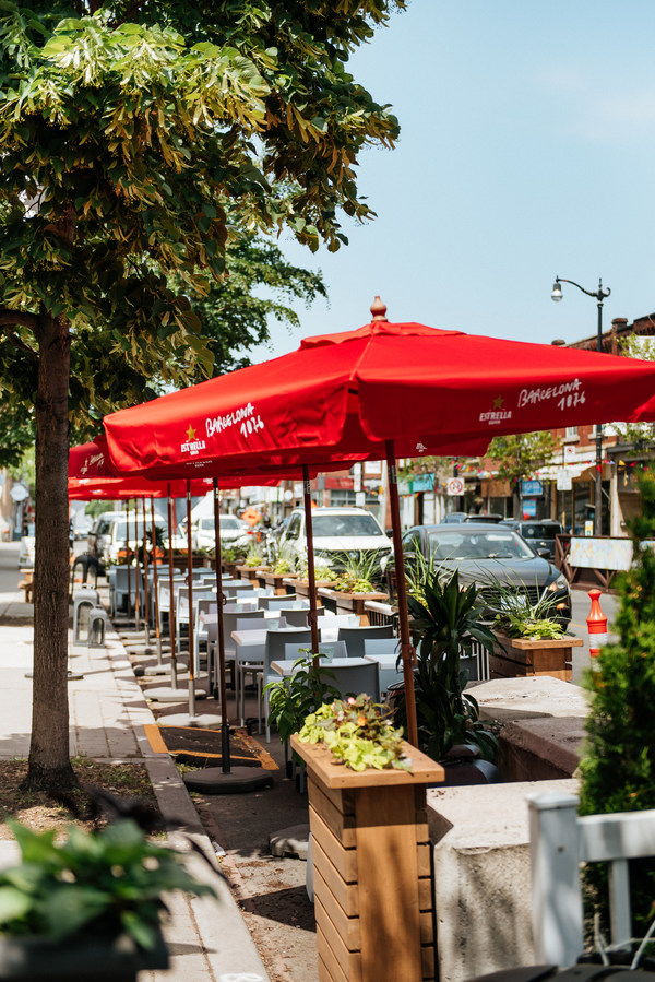 With more patios than ever before, immersive activations and dynamic spaces, CaféTO brings vibrancy back to the Junction. Photo credit: Erin Leydon (CNW Group/The Junction BIA)