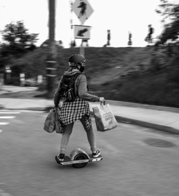 GRASSROOTS ORGANIZATION DELIVERS MEALS TO THOSE IN NEED ON ONEWHEEL