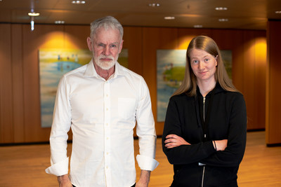 Kari Stefansson and Thjodbjorg Eiriksdottir (PRNewsfoto/deCODE genetics)