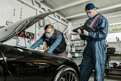 Automotive technicians and mechanics leverage F110 to diagnose problems, upload data, and communicate with customers, all from the workshop-floor.