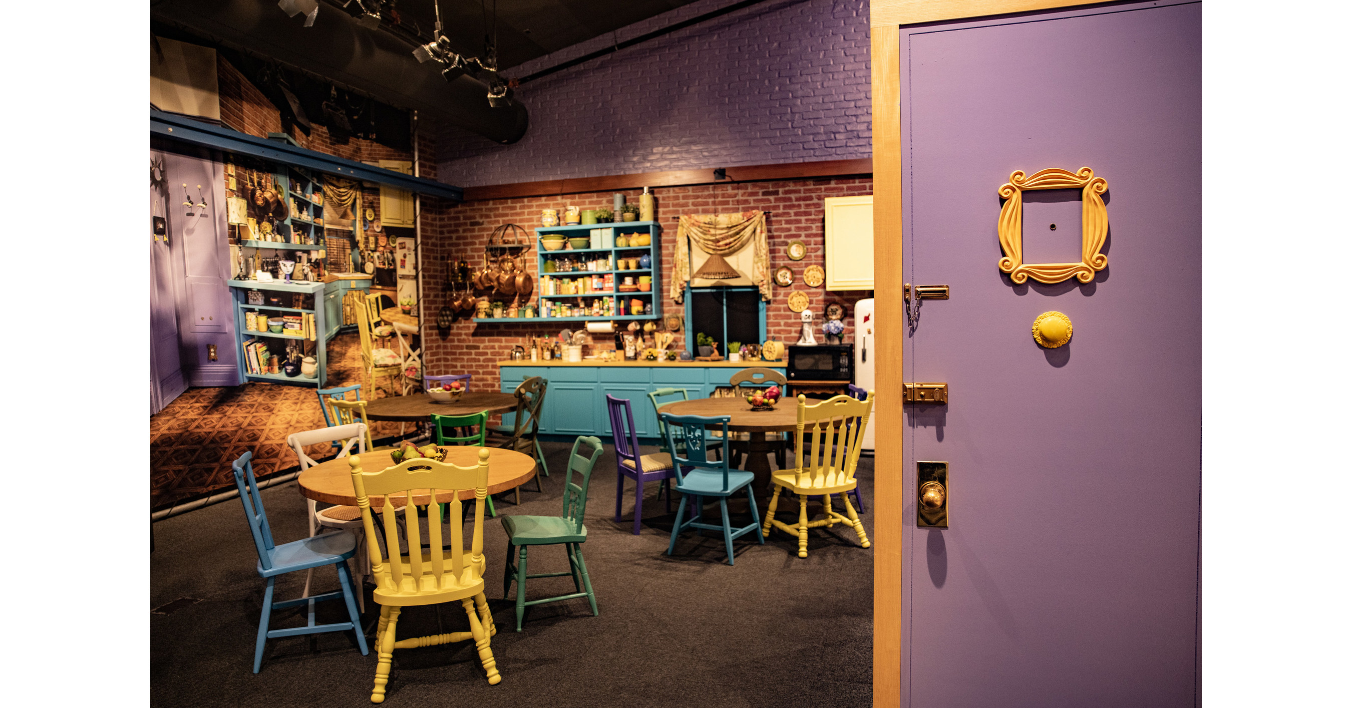 Warner Bros. Studio Tour Hollywood Opens With Expanded Central Perk Café  And Friends Boutique
