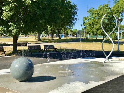 Nouveau jeu d'eau au parc de la Louisiane (Groupe CNW/Ville de Montral - Arrondissement de Rosemont - La Petite-Patrie)