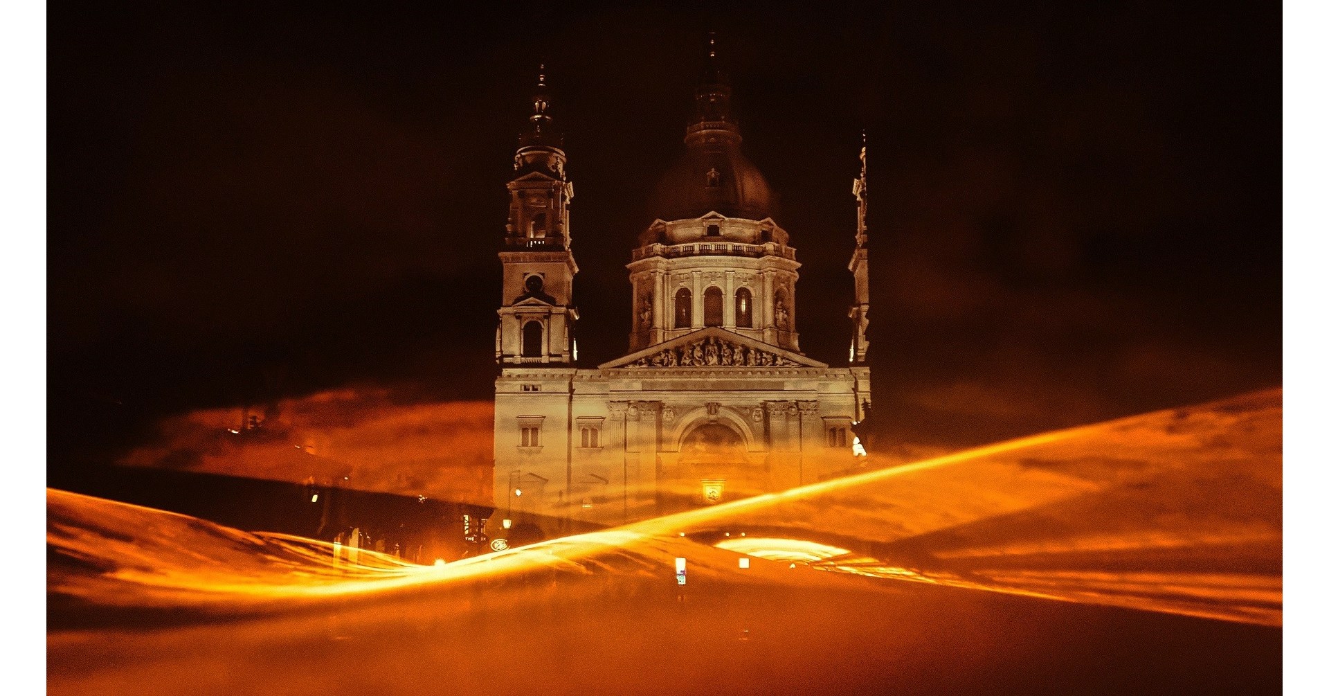Homenaje a los aficionados holandeses de f&uacute;tbol con un espect&aacute;culo de luces en Budapest