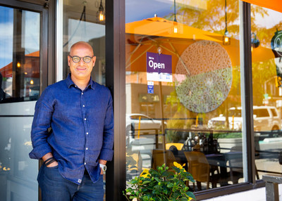 Cumin Kitchen in Toronto welcomes customers as Amex's #ShopSmall initiative kicks off (CNW Group/American Express Canada)