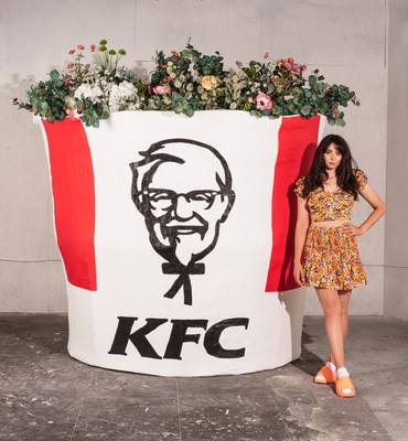 KFC Canada’s Compostable Commitment Installation by Briony Douglas (CNW Group/KFC Canada)