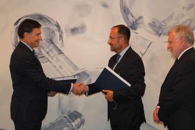 Westinghouse leaders sign USTDA FEED grant in Poland on June 30, 2021 
