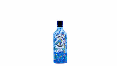 Bombay Sapphire x Steve Harrington Limited Edition Bottle Design (PRNewsfoto/BOMBAY SAPPHIRE)