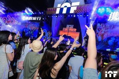 Trip.com Group Community members enjoy Travelers' Night Festival in Sanya, Hainan