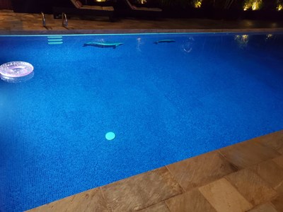 Immaculate pool using HydroHeat