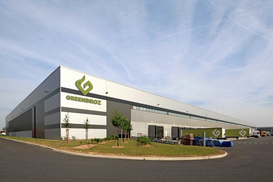 GreenBroz state-of-the-art, 50,000-square-foot production facility and showroom provides customers with a unique, immersive experience.