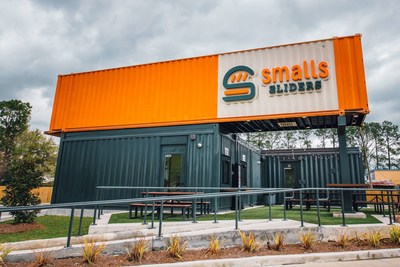 Smalls Sliders, the hyper-focused cheeseburger slider drive-thru concept is backed by Walk-On’s founder Brandon Landry and former NFL Quarterback Drew Brees.