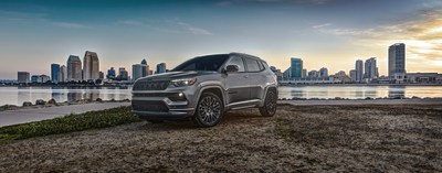 The new 2022 Jeep® Compass debuts at the 2021 Chicago Auto Show with unmatched Jeep 4x4 capability, a modern new interior with double the storage capacity, a new 10.25-inch digital gauge cluster and available 10.1-inch Uconnect 5 touchscreen, and loaded with standard advanced safety and security features, including full-speed forward collision warning and blind-spot monitoring with rear-cross path detection.