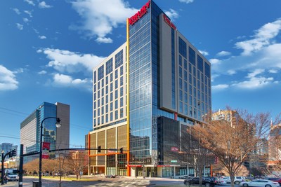 The Drury Plaza Hotel Nashville Downtown features 389 guest rooms and more than 14,000 square feet of customizable meeting and event space.