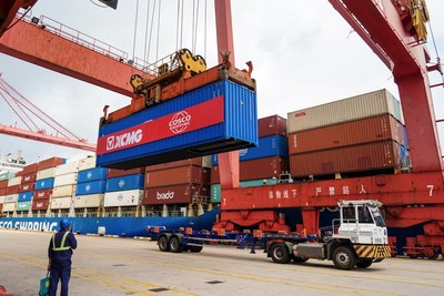 XCMG Ships 972 Units of Construction Machinery Equipment to South America. (PRNewsfoto/XCMG)