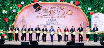 Guests of honour officiate the opening ceremony of the 2021 Sands Shopping Carnival Friday at The Venetian Macao’s Cotai Expo.