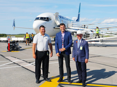 WestJet’s first non-stop flight from YYC to YYG is greeted with inaugural event upon landing in Charlottetown (CNW Group/WESTJET, an Alberta Partnership)