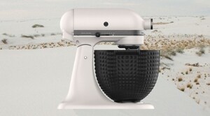 KitchenAid® contribue à l'inspiration qui peut frapper à tout moment avec un batteur sur socle avant-gardiste, de série limitée