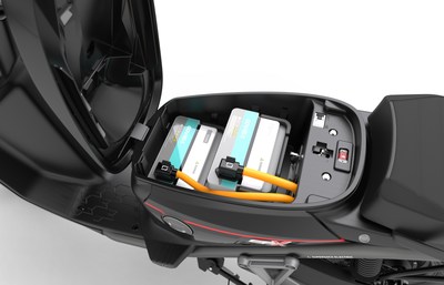 Dual battery for long commutes (CNW Group/Motorino Electric Cycles)