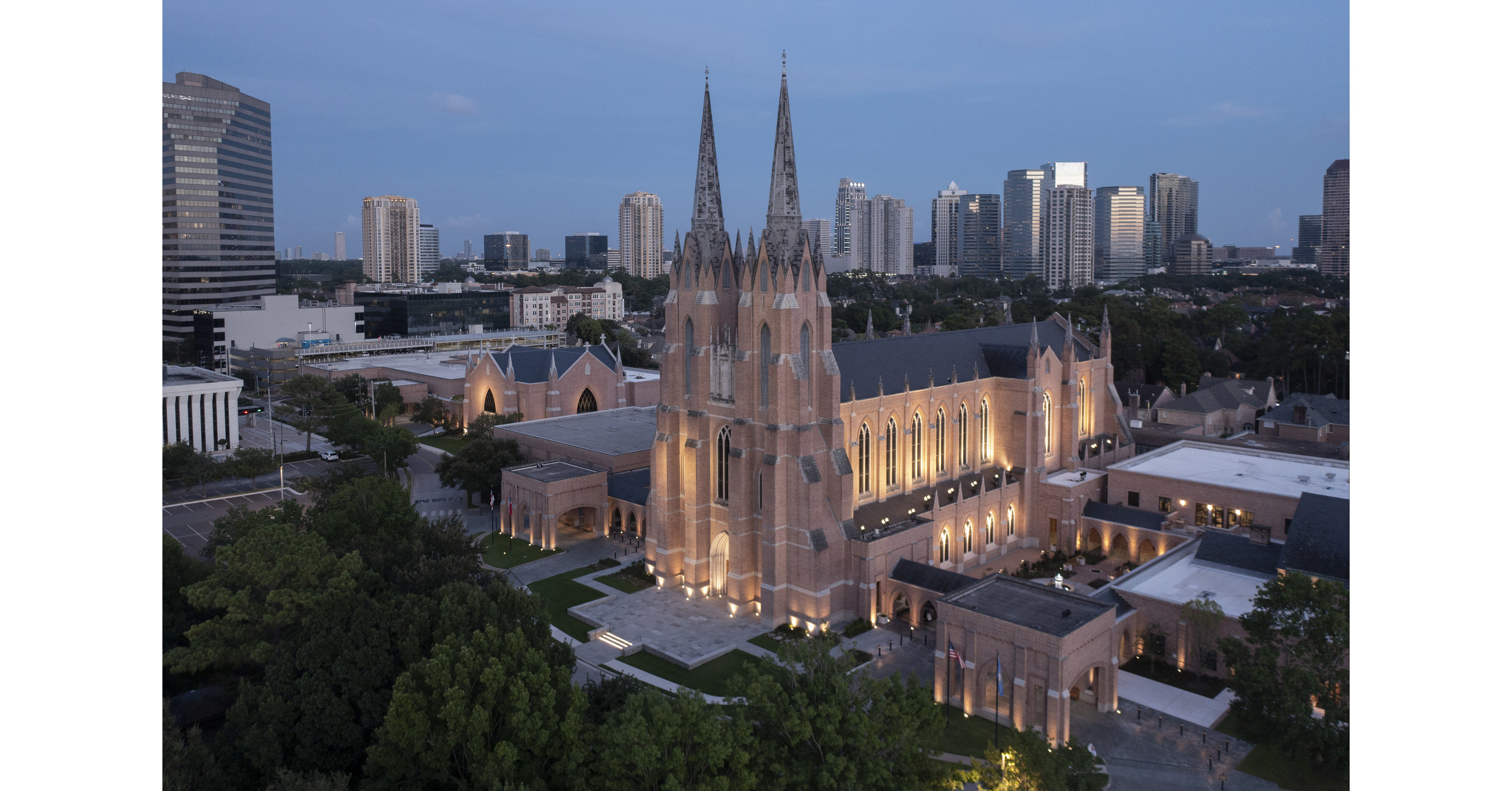 Largest Episcopal Church in U.S. Celebrates Completion and Consecration