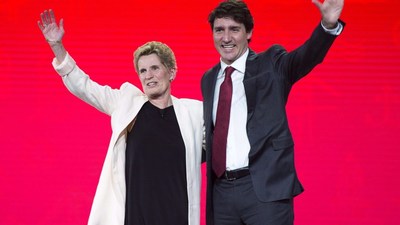 Former Premier Kathleen Wynne with Prime Minister Justin Trudeau (CNW Group/JMG Publicist)