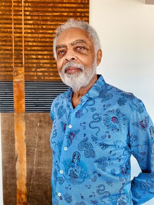 Gilberto Gil é embaixador da campanha #NãoFiqueEsperando da AstraZeneca