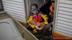 救援马上就到!美国人道救援小组紧急疏散在飓风艾达路径上被困的动物