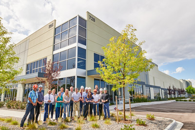 Umoja Biopharma leadership and CRB project team members break ground on a 146,000-square-foot development and manufacturing facility, a major milestone in bringing effective and accessible CAR T therapies to cancer patients.