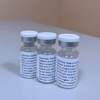Entos Pharmaceuticals COVID-19 Vaccine Vials (CNW Group/Entos Pharmaceuticals)