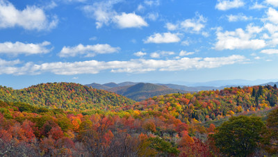 Autumn in Asheville brings with it a burst of color as the Western North Carolina region has one of the longest and most vibrant leaf seasons in the world. This fall, don’t miss eco-friendly options to take in the changing foliage and an array of fresh travel experiences in this Blue Ridge Mountain city – think multimodal adventures, Van Gogh Alive at Biltmore and a new “Restaurant Row.” (Photo courtesy of ExploreAsheville.com)