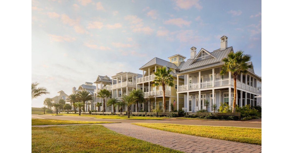 Best Time of Year at the Beach Autumn at Cinnamon Shore