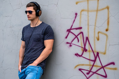 New thinksoundtm headphones are first to use
Eastman Tr?vatm engineering bioplastic.